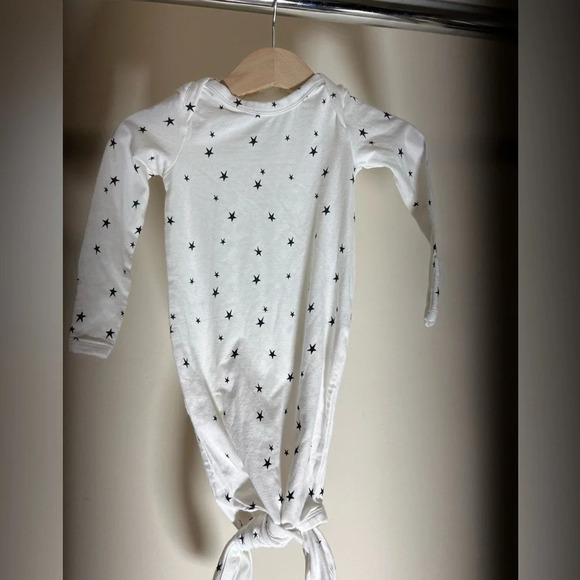 Ultra-Soft Knotted Viscose, Baby Gown Wear for Boy or Girl. 3-6M - Picture 1 of 6